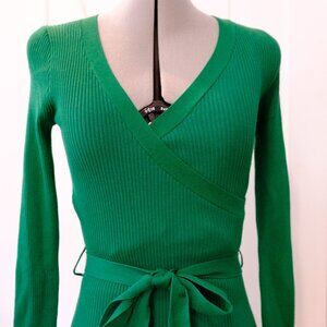 Vici Collection Kelly green fitted sweater wrap dress - Size S